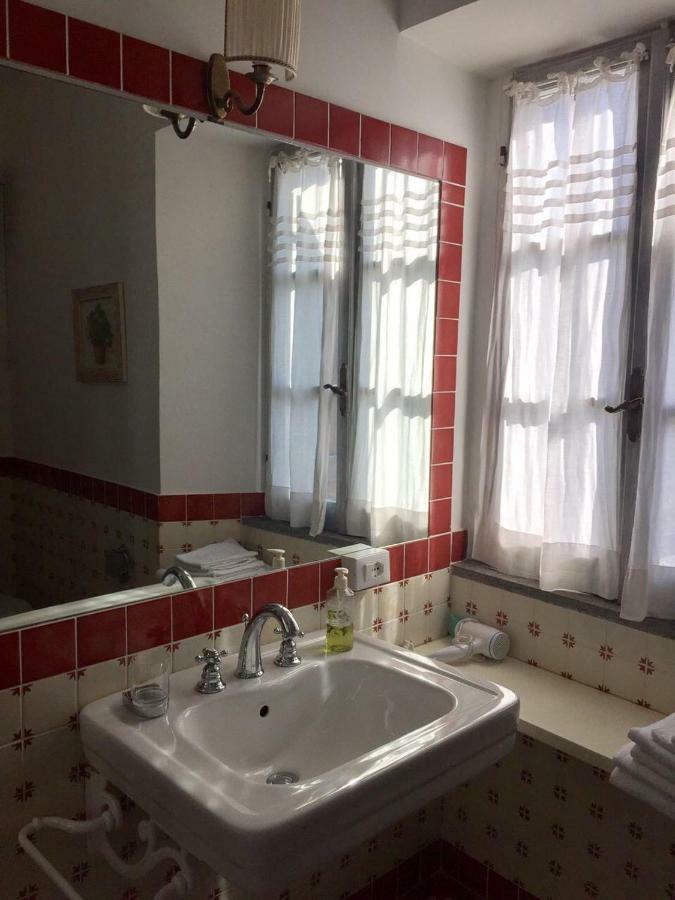 B&B H.M. Sonnino Exterior photo